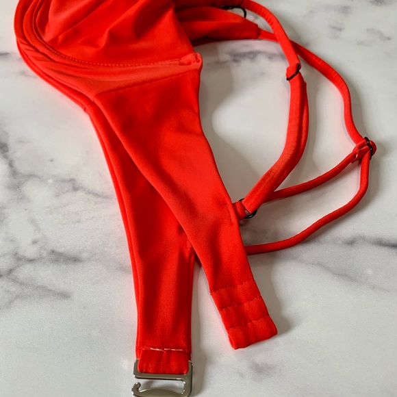 ❗️SOLD❗️Blackbough red Willow bikini top - Picture 9 of 12